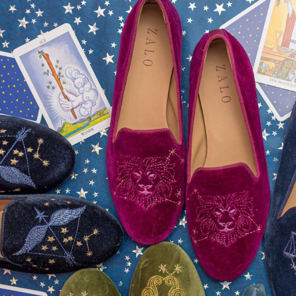 HOUSE OF ZALO ‘Leo’ Velvet Smoking Slippers in Bougainvillea